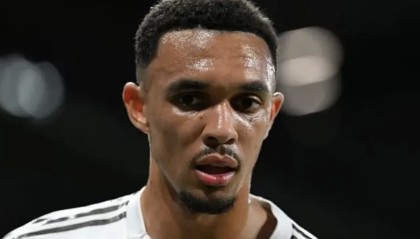 皇冠体育-BBC：图赫尔观战皇马vs拜仁，目睹阿诺德攻防两端不稳定发挥